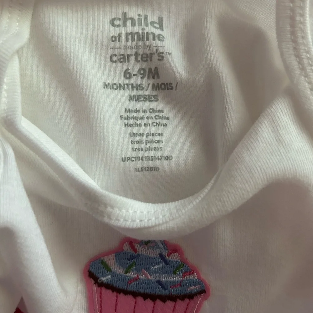 Carter's Girls‎ 6-9 month Onesie with Pink Cupcake